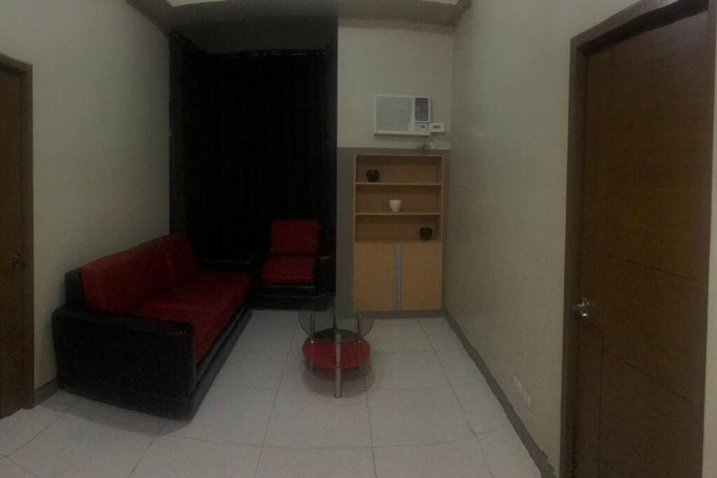 Lovely 2 Bed Room Condo Infront Of Naia Terminal 3 Манила Экстерьер фото