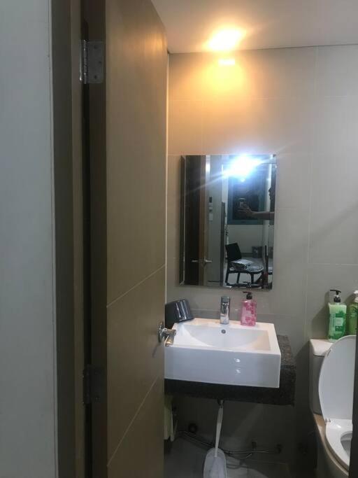 Lovely 2 Bed Room Condo Infront Of Naia Terminal 3 Манила Экстерьер фото