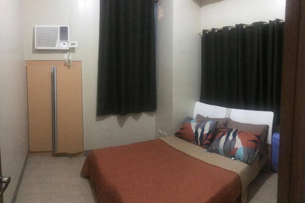 Lovely 2 Bed Room Condo Infront Of Naia Terminal 3 Манила Экстерьер фото