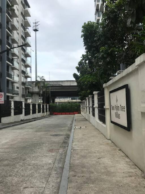 Lovely 2 Bed Room Condo Infront Of Naia Terminal 3 Манила Экстерьер фото