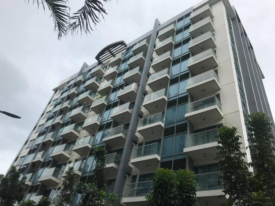 Lovely 2 Bed Room Condo Infront Of Naia Terminal 3 Манила Экстерьер фото