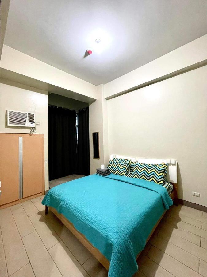Lovely 2 Bed Room Condo Infront Of Naia Terminal 3 Манила Экстерьер фото