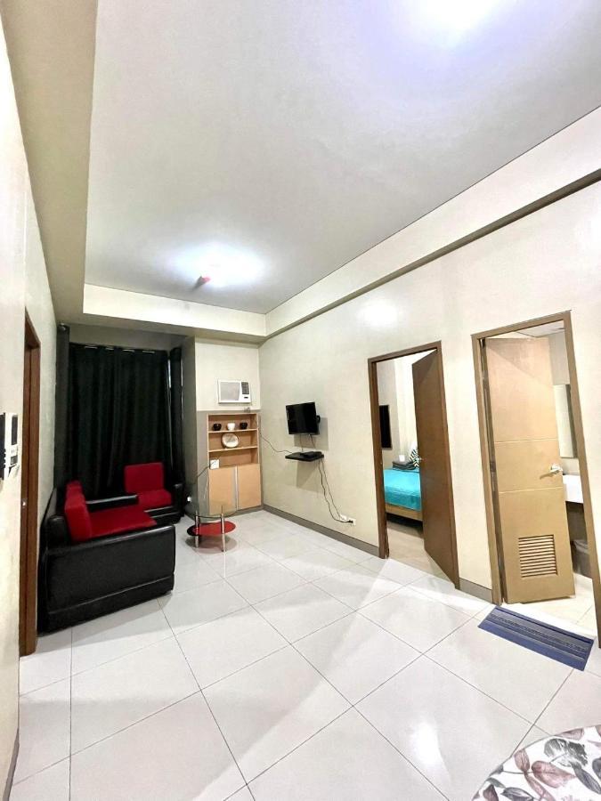 Lovely 2 Bed Room Condo Infront Of Naia Terminal 3 Манила Экстерьер фото
